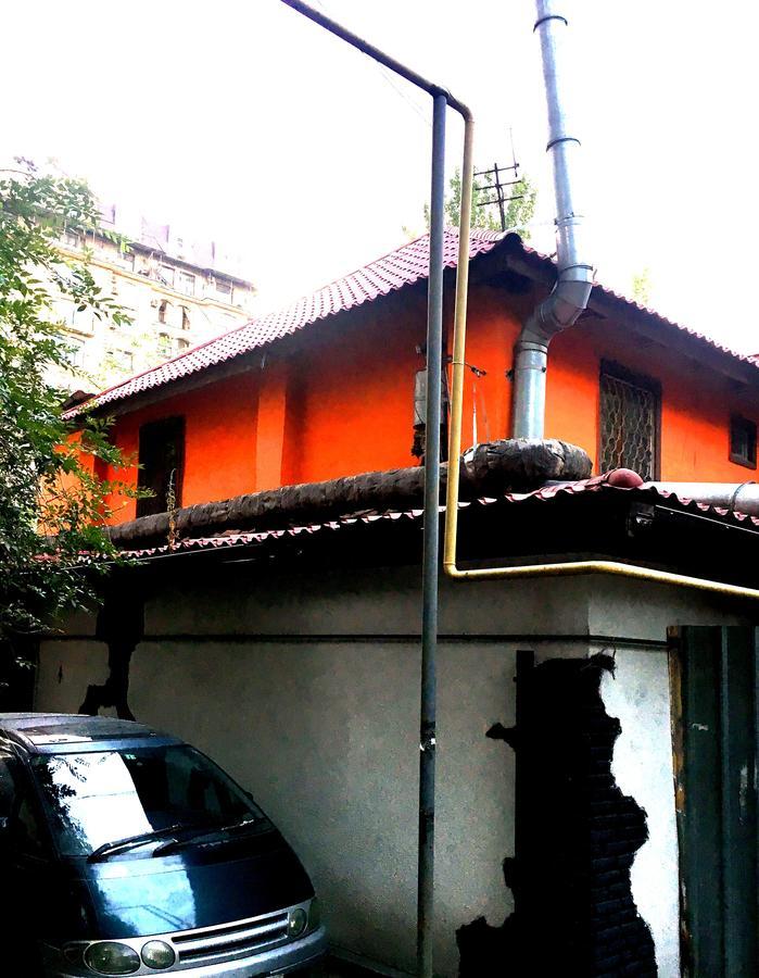 Apelsin Hostel Алмати Екстер'єр фото